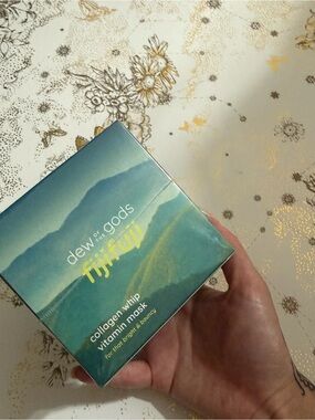 DEW OF THE GODS Collagen Whip Vitamin Mask in Teal